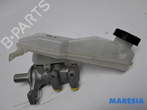 Used Brake master cylinder Brake master cylinder PEUGEOT 208 II (UB_, UP_, UW_, UJ_) 1.2 PureTech 100 (101 hp) 40235551 40235551