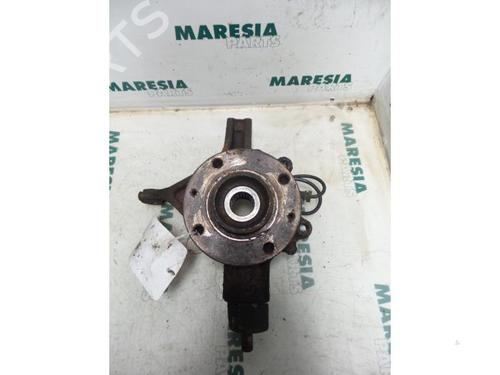 Used Right front steering knuckle PEUGEOT 307 (3A/C) 1.4 (75 hp) 31409146