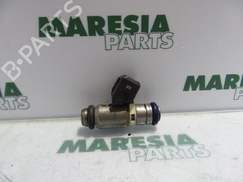Used Injector FIAT PANDA (169_) 1.2 (169.AXB11, 169.AXB1A) (60 hp) 31512969