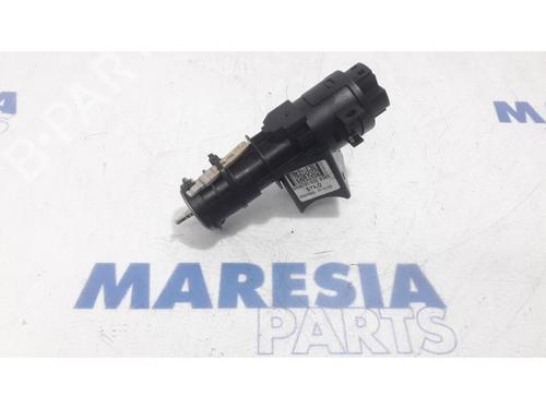 Used Ignition barrel FIAT IDEA (350_) 1.4 16V (95 hp) 31421565