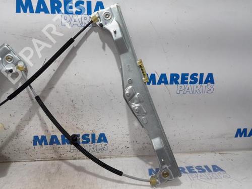 Front right window mechanism CITROËN C4 CACTUS 1.2 THP 110 | BP31415663C23