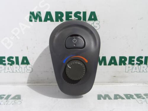 Used Climate control RENAULT ESPACE III (JE0_) 3.0 V6 24V (JE0G, JE0R) (190 hp) 31530180