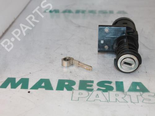 Used Ignition barrel FIAT STILO (192_) 2.4 20V (192_XD1A, 192AXD12) (170 hp) 31492874