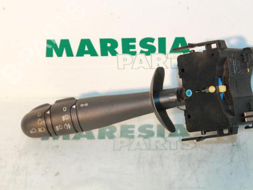 steering-column-stalk-renault-laguna-ii-grandtour-kg01_-2001-2002-2003-2004-2005-2006-2007-31438117 main image