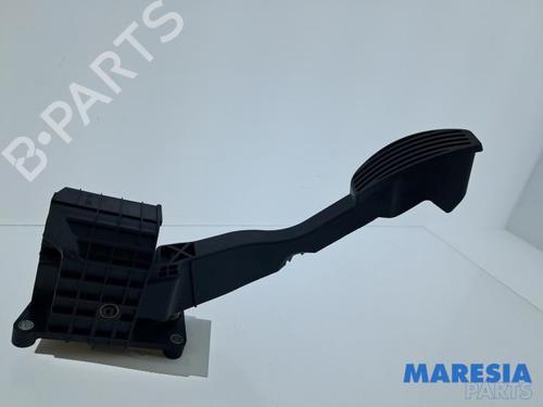 Used Pedal Pedal FIAT 500 (312_) 0.9 (312AXG1A, 312.AXG11) (86 hp) 33411311 33411311