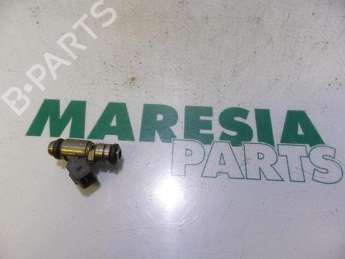 Used Injector RENAULT CLIO II (BB_, CB_) 1.6 16V (BB01, BB0H, BB0T, BB14, BB1D, BB1R, BB2KL, BB3G... (107 hp) 31504412