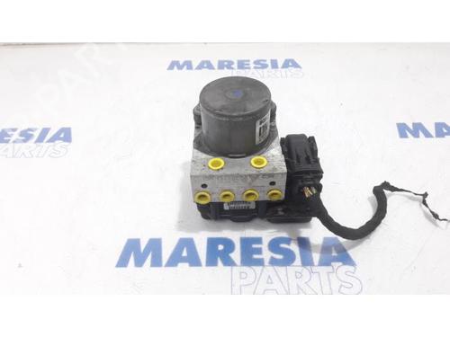 Used ABS pump ALFA ROMEO MITO (955_) 1.4 TJet (955AXA1B) (155 hp) 31472601