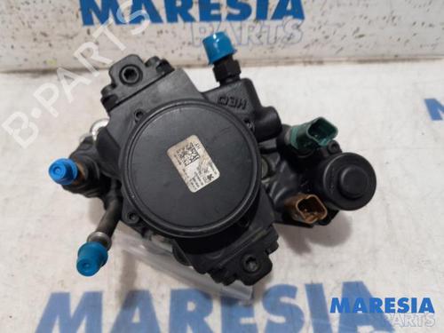 Used Fuel pump PEUGEOT 508 SW I (8E_) 2.0 HDi RXH Hybrid4 (200 hp) 31536522