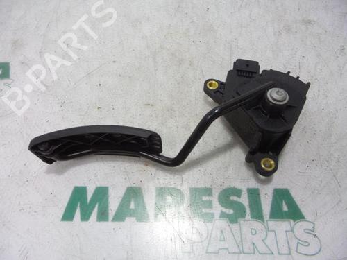 Used Electronic module RENAULT SCÉNIC II (JM0/1_) 1.6 16V (JM1R) (112 hp) 31475431