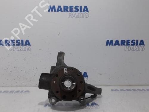 Used Right front steering knuckle FIAT CROMA (194_) 2.2 16V (147 hp) 31439104