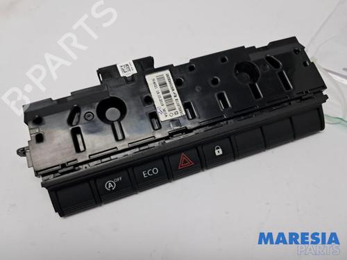 Advarselsbryter RENAULT CLIO V (B7_) 1.0 TCe 100 (B7MT) (101 hp) 31452349