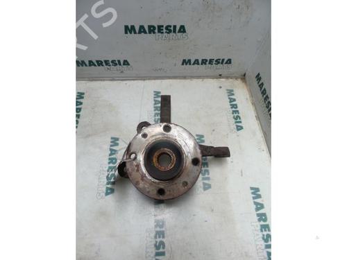 Used Left front steering knuckle RENAULT TWINGO I (C06_) 1.2 (C063, C064) (55 hp) 31480823