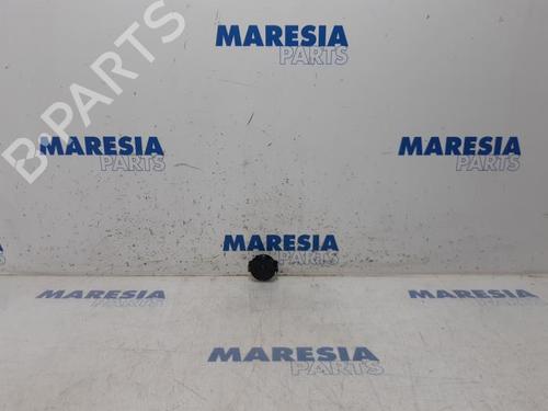 electronic-sensor-renault-megane-iv-hatchback-b9amn_-2015-31414480 main image