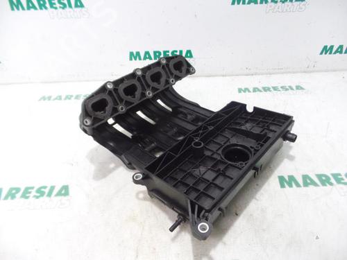 Used Injection rail RENAULT CLIO II (BB_, CB_) 1.2 16V (BB05, BB0W, BB11, BB27, BB2T, BB2U, BB2V, CB05,... (75 hp) 31529007