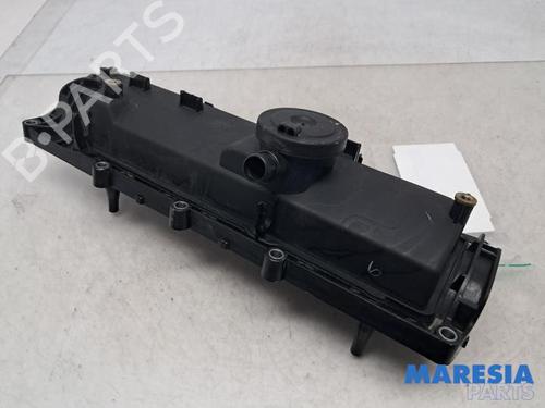 Used Valve cover RENAULT CLIO IV Grandtour (KH_) 1.5 dCi 90 (KHN3, KHN4) (90 hp) 31484709