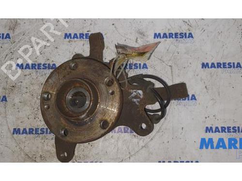 Used Right front steering knuckle RENAULT SCÉNIC I MPV (JA0/1_, FA0_) 2.0 16V RX4 (139 hp) 31453576