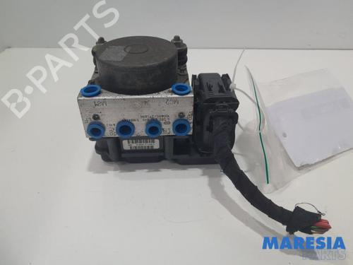 Used ABS pump FIAT 500 (312_) 1.2 (312AXA1A) (69 hp) 31396512