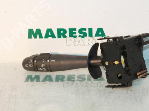 steering-column-stalk-renault-laguna-ii-grandtour-kg01_-2001-2002-2003-2004-2005-2006-2007-31452094 main image