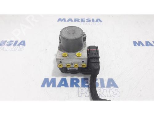 Used ABS pump ABARTH 500C / 595C / 695C 1.4 (312.AXF11, 312.AXF1A) (180 hp) 31524263