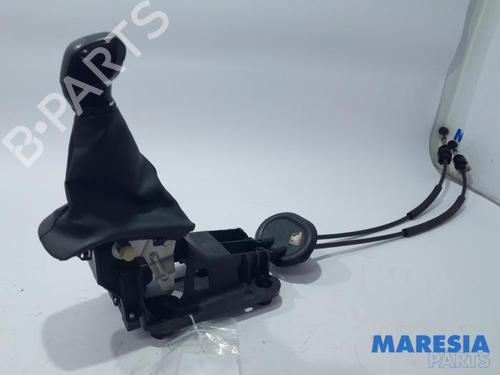 Used Gear lever PEUGEOT 208 I (CA_, CC_) 1.2 VTI 82 (82 hp) 31470707