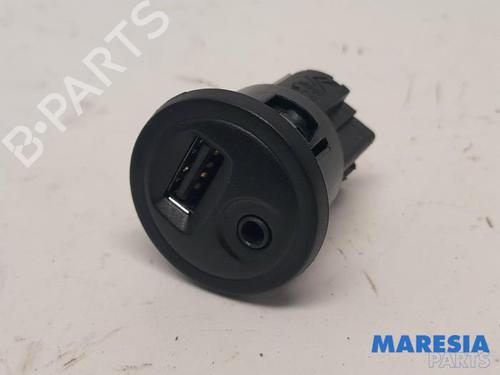 other-peugeot-208-i-ca_-cc_-2012-2013-2014-2015-2016-2017-2018-2019-2020-2021-31509565 main image