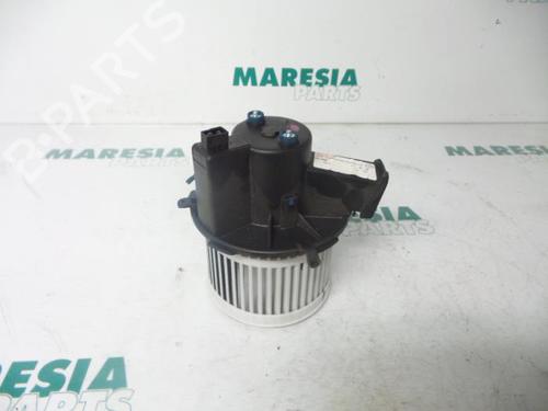 Used Heater blower motor FIAT 500 (312_) 1.2 (312AXA1A) (69 hp) 31534952