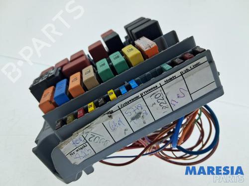 Fuse box FIAT 500 C (312_) 1.2 (312CXA1A, 312AXA1A) | BP37875700E1 - Image 2