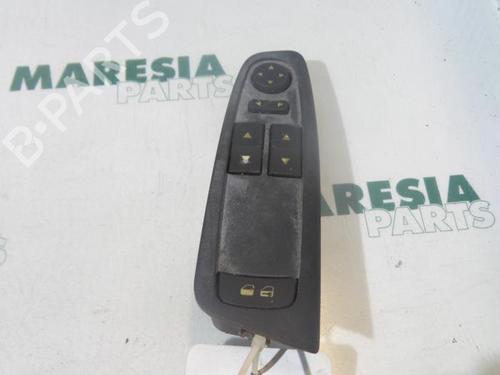 Used Switch FIAT STILO Multi Wagon (192_) 1.6 16V (103 hp) 31493226