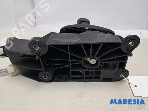 Gear lever RENAULT MEGANE IV Hatchback (B9A/M/N_) 1.2 TCe 130 (B9MR) | BP31816722M90