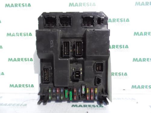 Used Fuse box PEUGEOT 307 (3A/C) 2.0 HDi 110 (107 hp) 31501635
