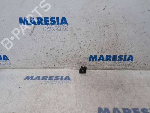 Bouton de warning CITROËN C-ELYSEE (DD_) 1.2 VTi 82 (82 hp) 31438419