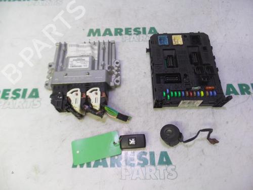 Used Engine control unit (ECU) PEUGEOT 5008 (0U_, 0E_) 2.0 HDi 150 / BlueHDi 150 (150 hp) 31502926