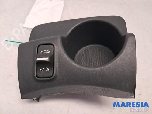 Used Switch RENAULT MEGANE CC (EZ0/1_) 1.4 TCe (EZ0F, EZ1V) (131 hp) 31525758