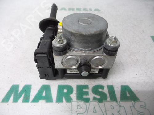 Used ABS pump RENAULT CLIO III (BR0/1, CR0/1) 1.2 16V (BR02, BR0J, BR11, CR02, CR0J, CR11) (75 hp) 31491568
