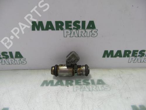 injector-fiat-punto-188_-1999-2000-2001-2002-2003-2004-2005-2006-2007-2008-2009-2010-2011-2012-31403836 main image