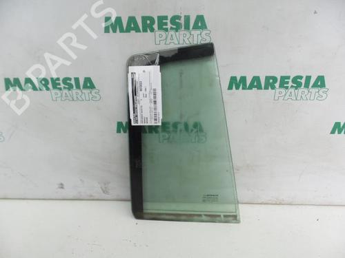 front-right-quarter-glass-renault-megane-ii-estate-km01_-2003-2004-2005-2006-2007-2008-2009-2010-2011-2012-31441877 main image