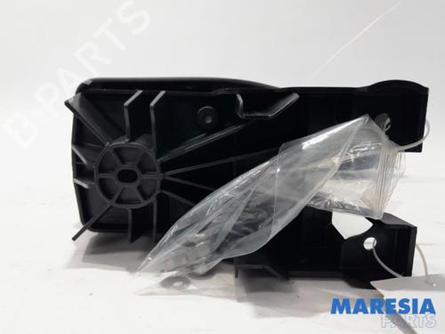 Armrest / Center console CITROËN C3 II (SC_) 1.6 HDi | BP31475334I20