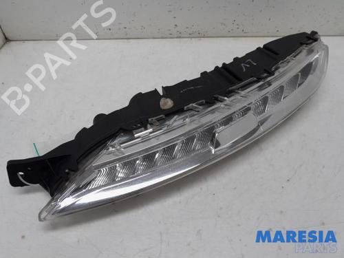 Feu diurne droit CITROËN C4 Grand Picasso II (DA_, DE_) 1.6 THP 155 (156 hp) 31469961