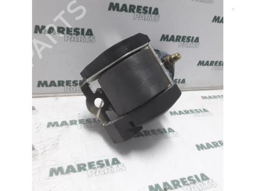 front-right-seatbelt-renault-kangoo-kc01_-1997-31439997 main image