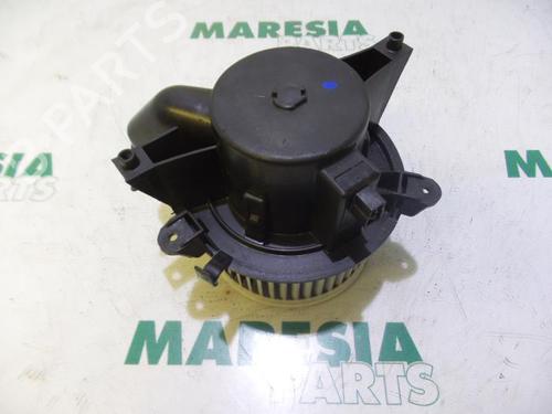 Used Heater blower motor FIAT PUNTO (188_) 1.2 60 (188.030, .050, .130, .150, .230, .250) (60 hp) 31465097
