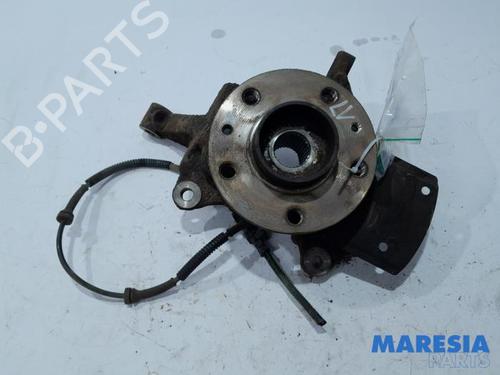 Used Left front steering knuckle RENAULT TRAFIC III Van (FG_) 1.6 dCi 90 (FGME) (90 hp) 31438448