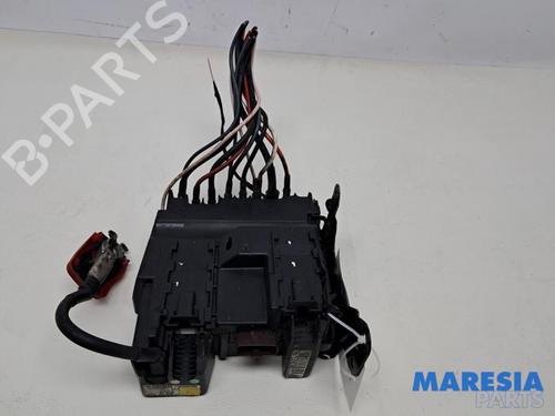 Used Fuse box PEUGEOT 308 II (LB_, LP_, LW_, LH_, L3_) 1.6 THP 125 (125 hp) 32012080
