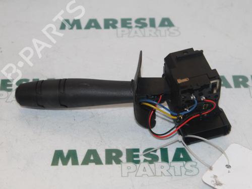 steering-column-stalk-renault-clio-ii-bb_-cb_-1998-1999-2000-2001-2002-2003-2004-2005-2006-2007-2008-2009-2010-2011-2012-2013-2014-2015-2016-31446104 main image