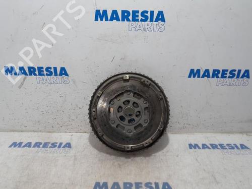 Used Flywheel RENAULT MEGANE III Grandtour (KZ0/1) 1.4 TCe (KZ0F, KZ1V) (130 hp) 31402499
