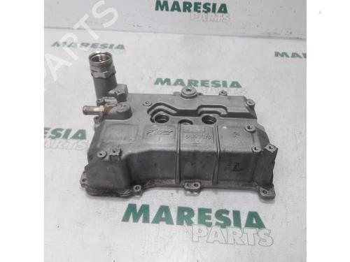 Used Valve cover FIAT 500 (312_) 0.9 (312AXG1A, 312.AXG11) (86 hp) 31419323