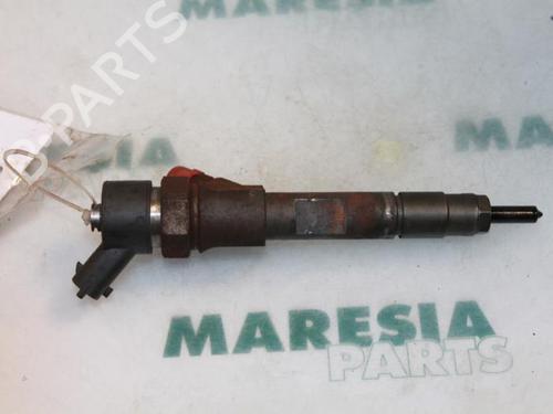 Used Injector RENAULT LAGUNA II Grandtour (KG0/1_) 1.9 dCi (KG0G) (120 hp) 31383052