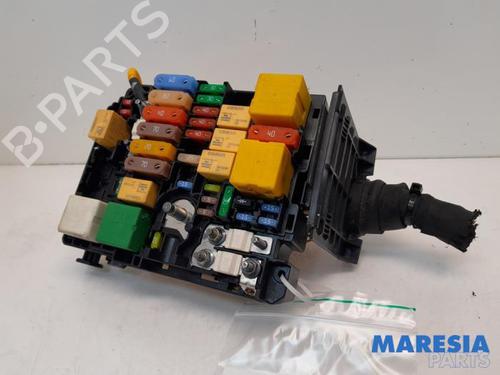 Used Fuse box CITROËN C4 Picasso II 1.2 THP 130 (130 hp) 31424360