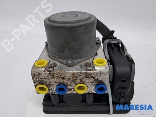 Used ABS pump ABS pump FIAT 500L (351_, 352_) 1.4 (199LYB1B) (95 hp) 40235627 40235627
