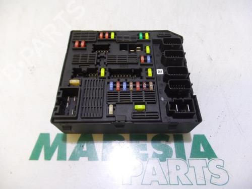 Used Fuse box RENAULT GRAND SCÉNIC III (JZ0/1_) 1.5 dCi (JZ09, JZ0D, JZ10, JZ14, JZ1G, JZ29, JZ2C) (110 hp) 31438483