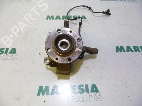 Used Left front steering knuckle RENAULT CLIO III (BR0/1, CR0/1) 1.5 dCi (C/BR0G, C/BR1G) (68 hp) 31429944